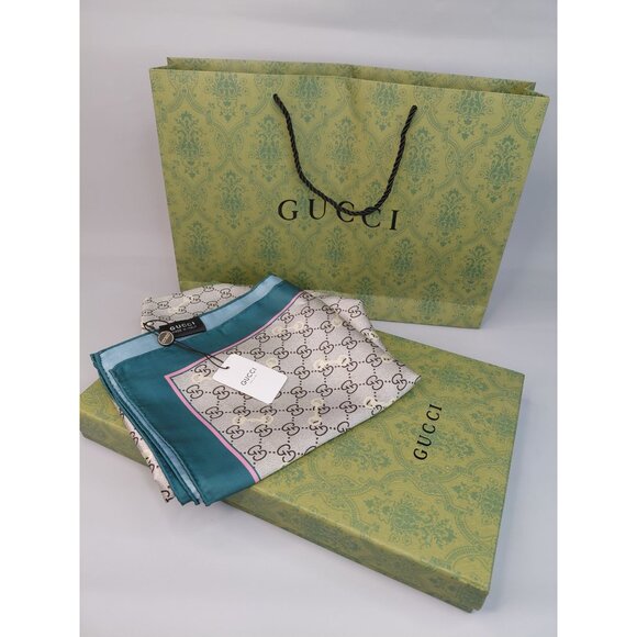 Gucci Women's 100% Silk GG Pattern Scarf With Box And bag. - Picture 4 of 11